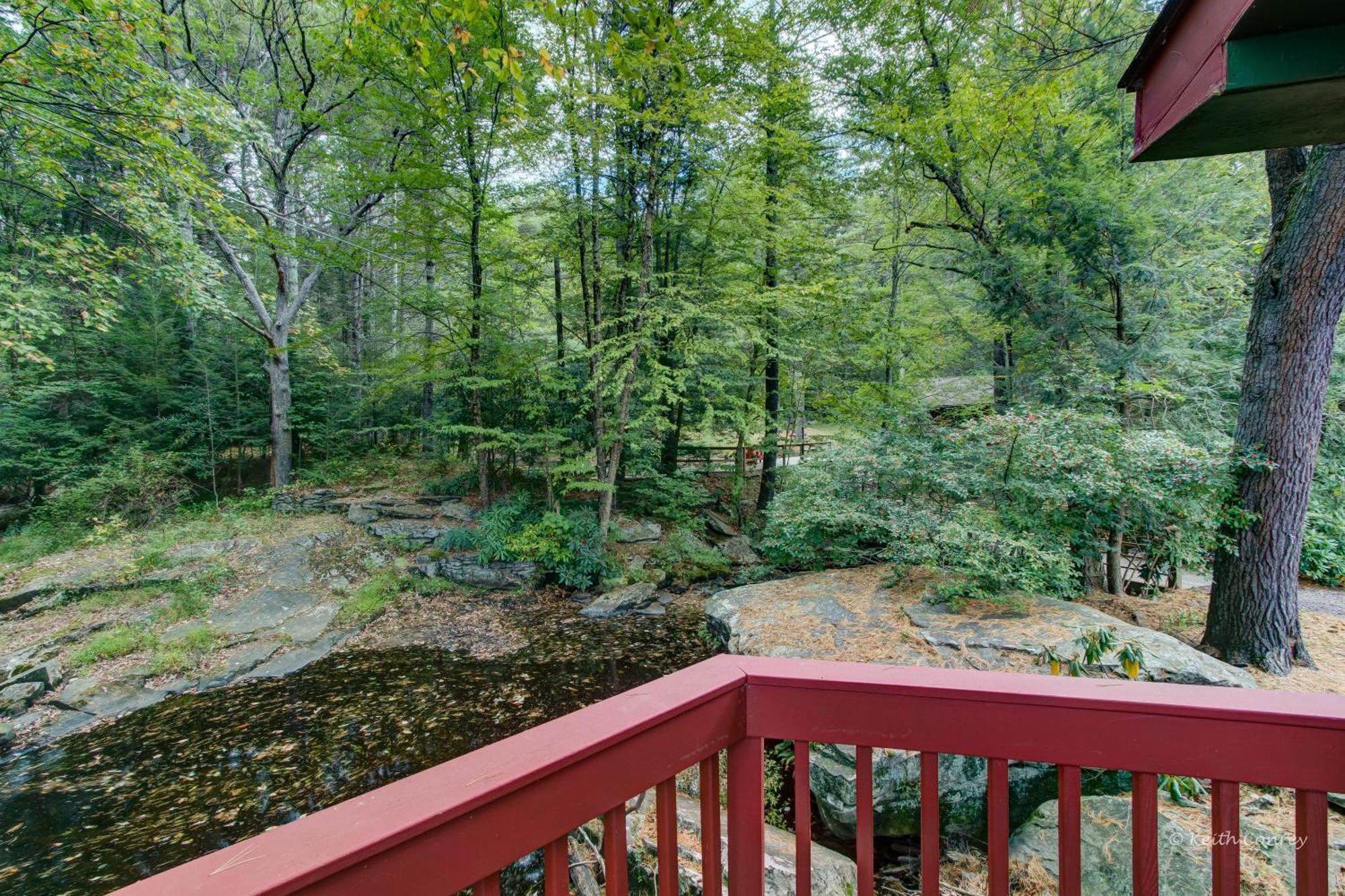 Magnolia Streamside Resort Canadensis Quarto foto